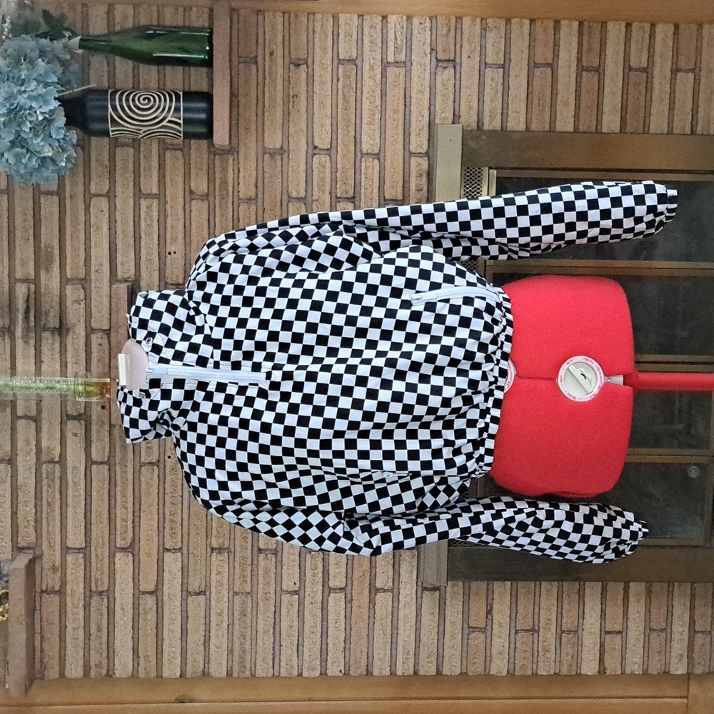 Checkered cropped sweater w/hood